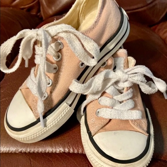 Girls Tennis shoes sz10 - Picture 1 of 9